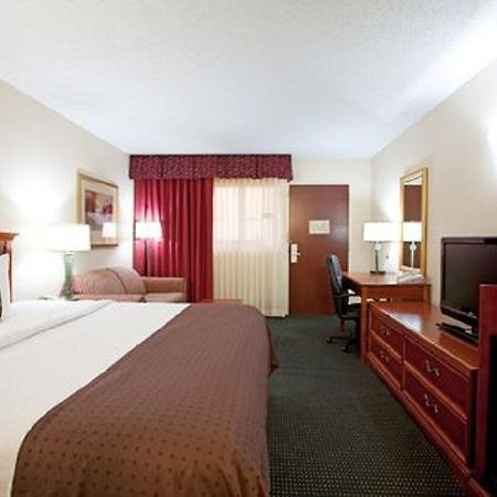 Ramada Inn Lafayette Conference Center 部屋 写真
