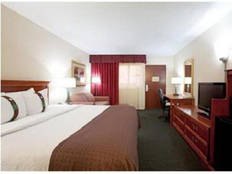 Ramada Inn Lafayette Conference Center エクステリア 写真