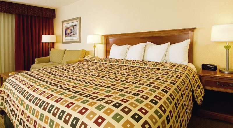 Ramada Inn Lafayette Conference Center エクステリア 写真